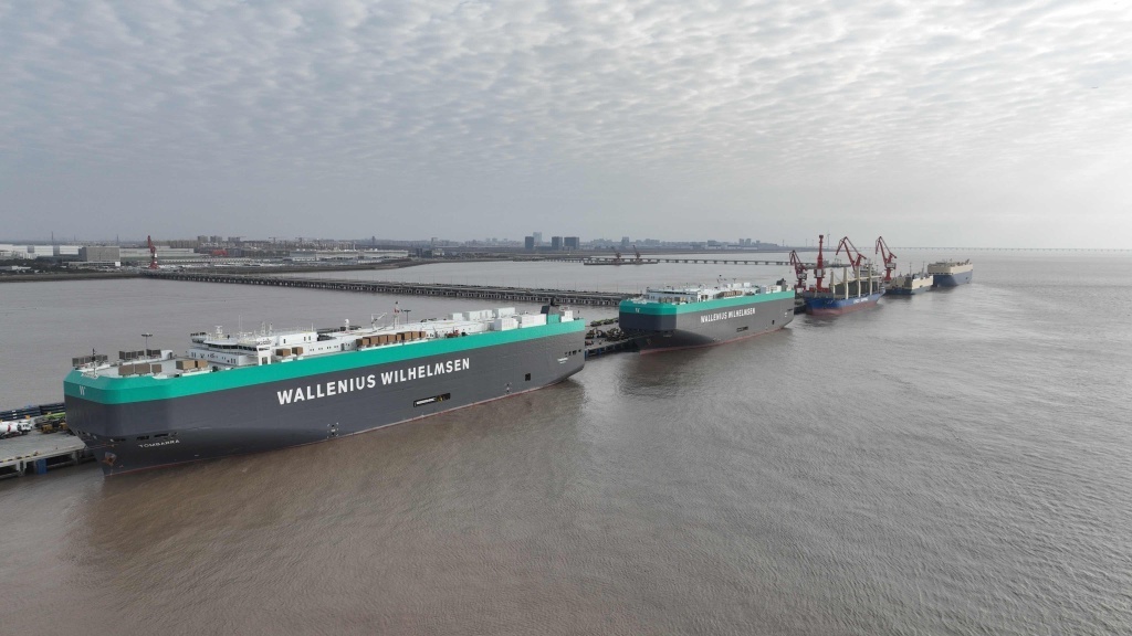 2026年2月17日，上海南港码头迎来五船同时靠泊。上海洋山边检供图