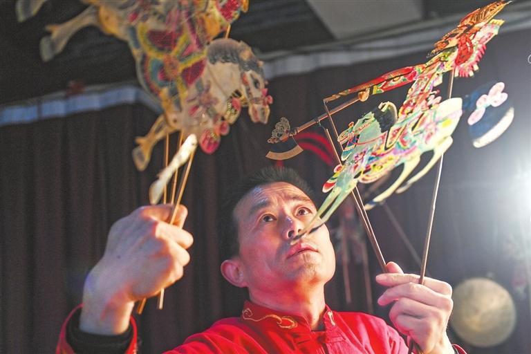 环县道情皮影表演 丁凯