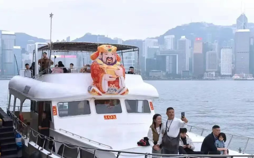 春节期间，超百万内地旅客访港！