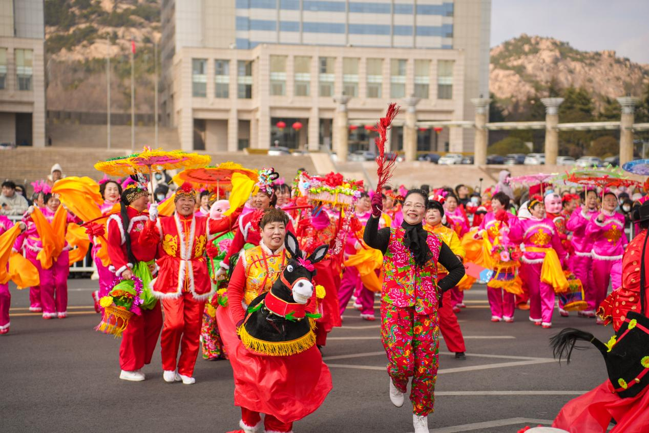 骐骥跃山海 民俗贺新春 崂山区2026春节民间艺术展演活动要来了！