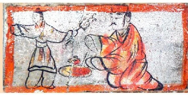 出土于嘉峪关新城魏晋墓六号墓,位于中室西壁从上而下第二层。画面内容为男墓主人衣着华丽跪坐于席,面前放有餐盘,盘中盛有食物。一仆人手举炙肉侧身递给主人。