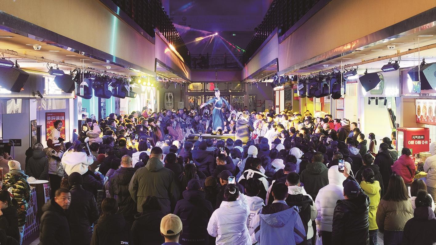 通化老城·龙兴里多彩活动闹新春。张焕玺 摄