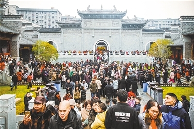 万寿宫历史文化街区人潮涌动