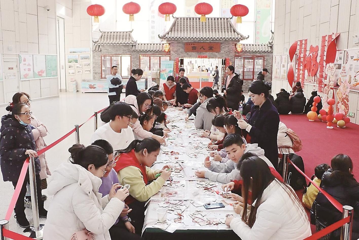 省博物院举办各种活动与观众共贺新春。