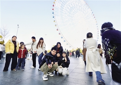 ▲南昌之星摩天轮网红打卡点人气火爆。