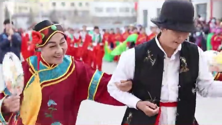 锣鼓喧天秧歌起舞　甘肃华亭民俗盛宴年味浓