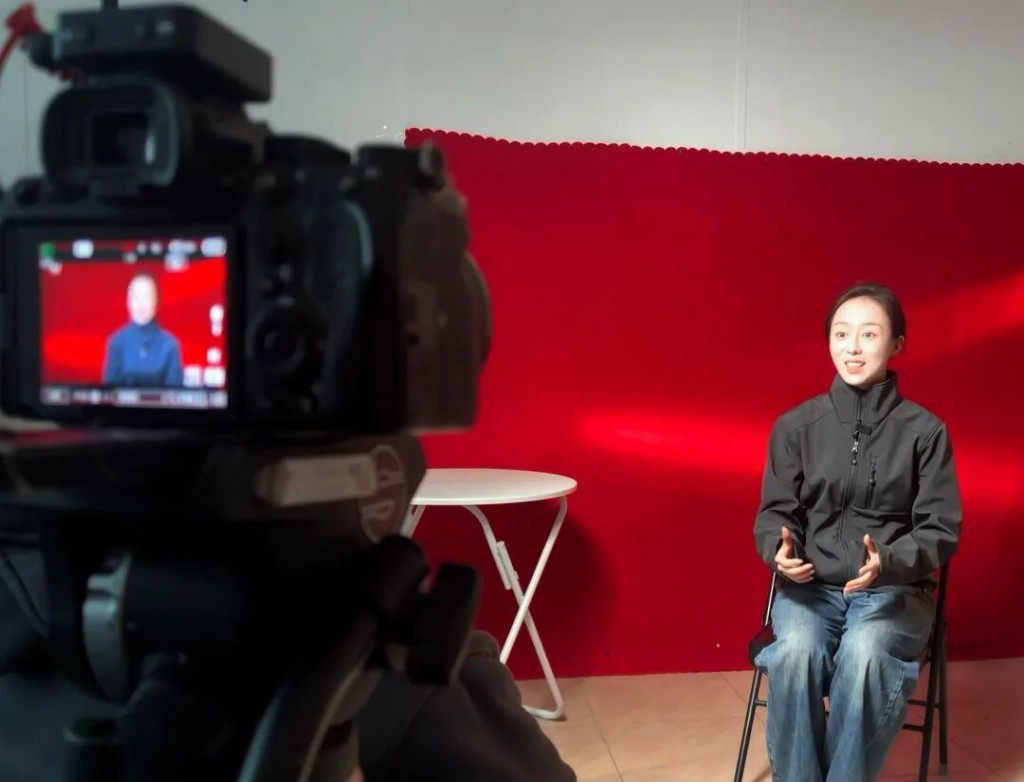 冯琬婷接受采访(本人提供)