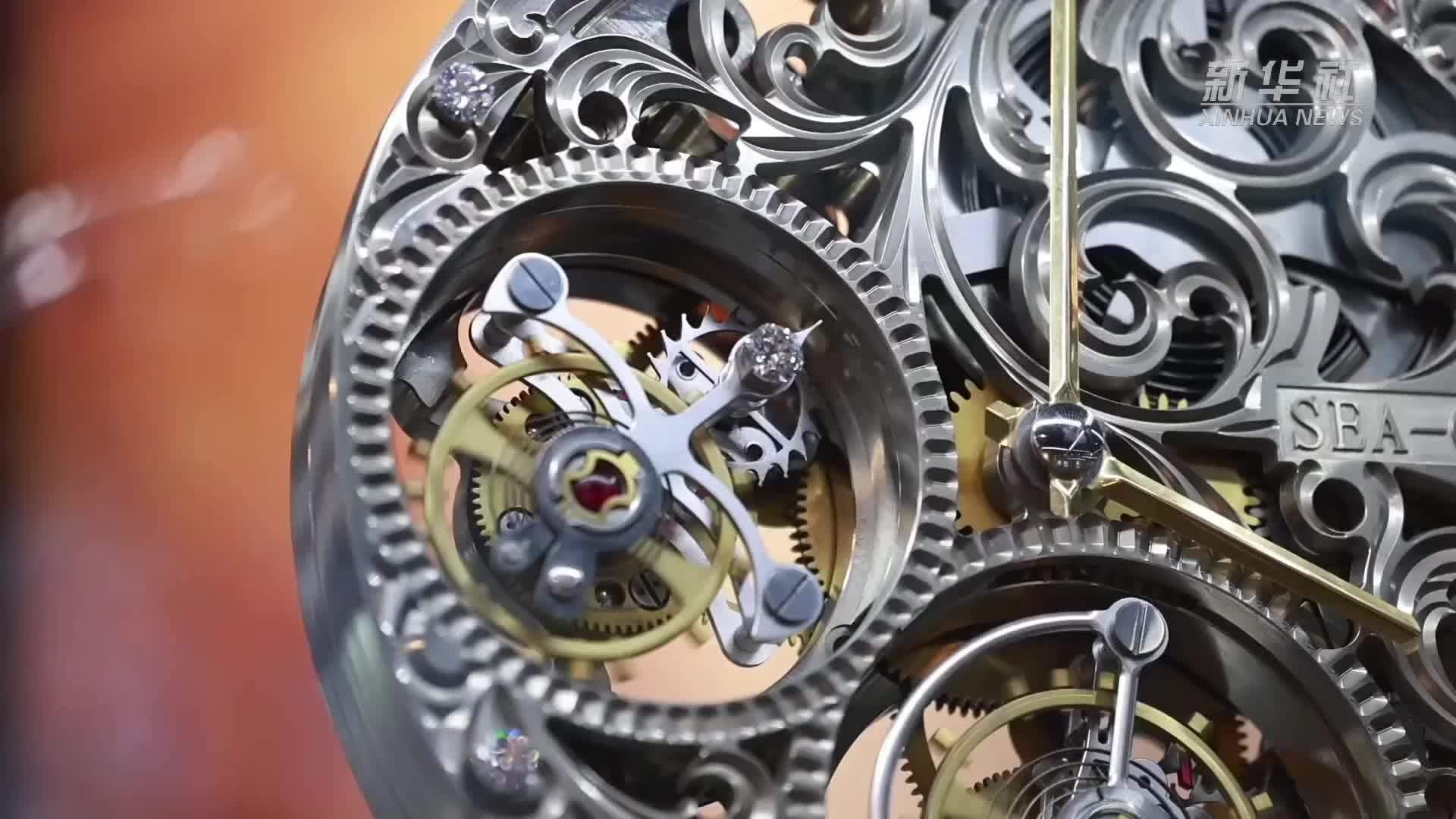 老字号的春天：一根毛线的“七十二变”