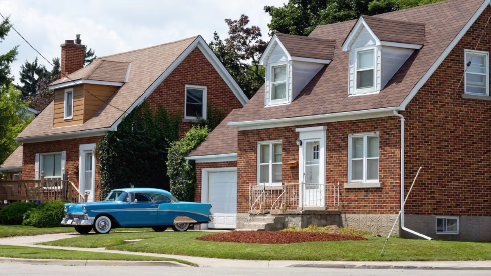 民调:美国中产普遍感觉买不起新车新房