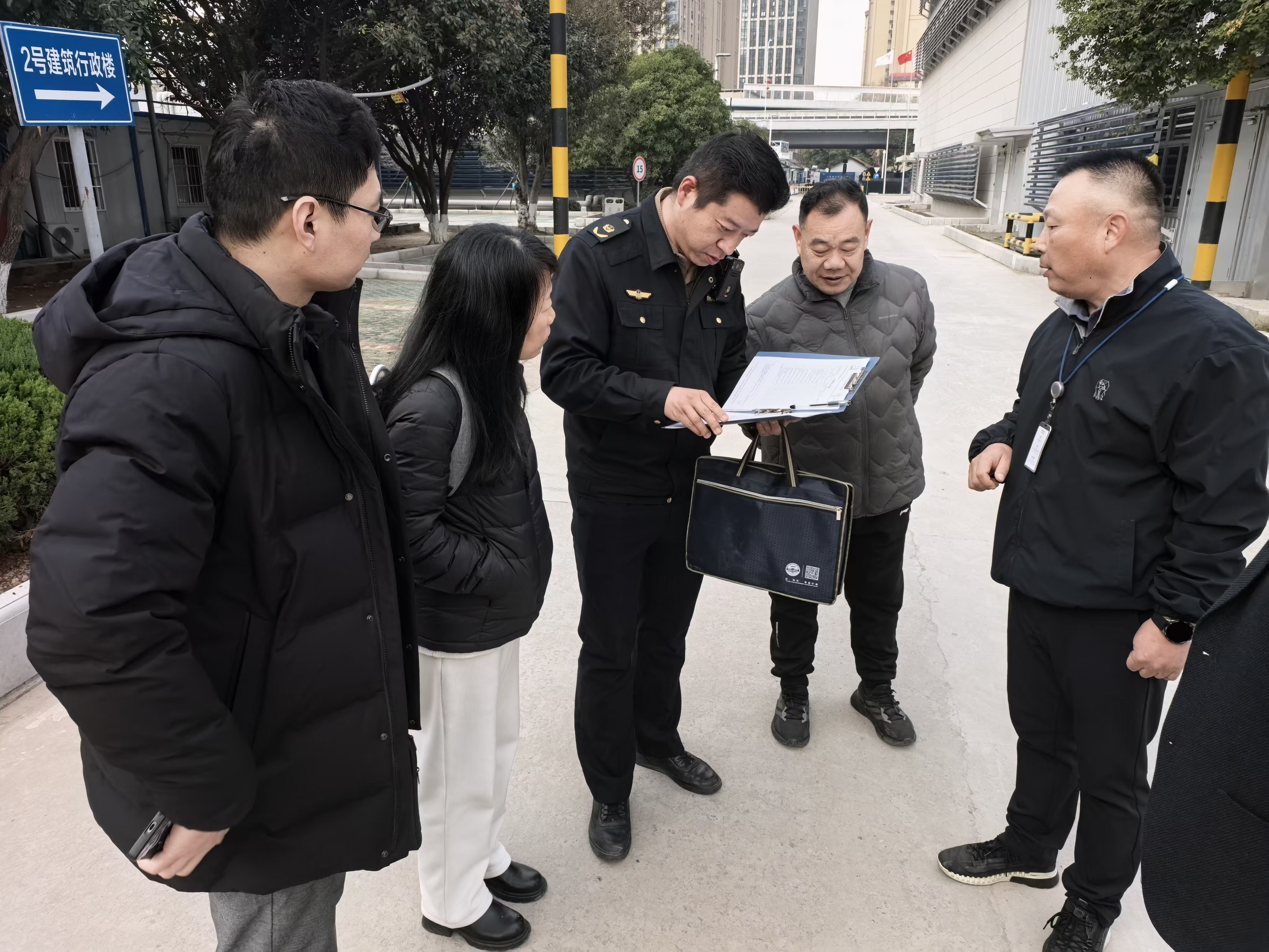 脚步扎进一线 责任落在现场——武汉市应急管理局综合执法支队开展春节假期帮扶式检查