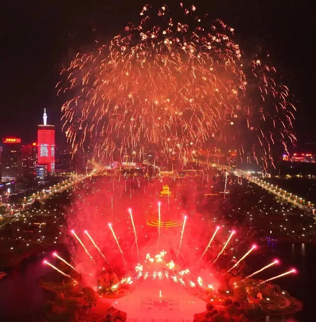 往年烟花秀图片
