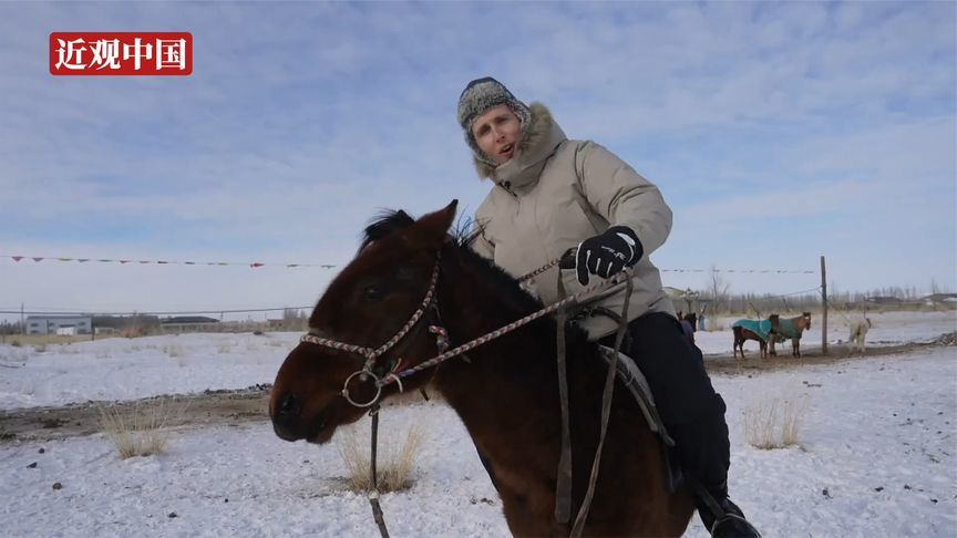 法国小伙卢卡骑马几分钟，顿悟草原魂，马：这人怎么比我还紧张？