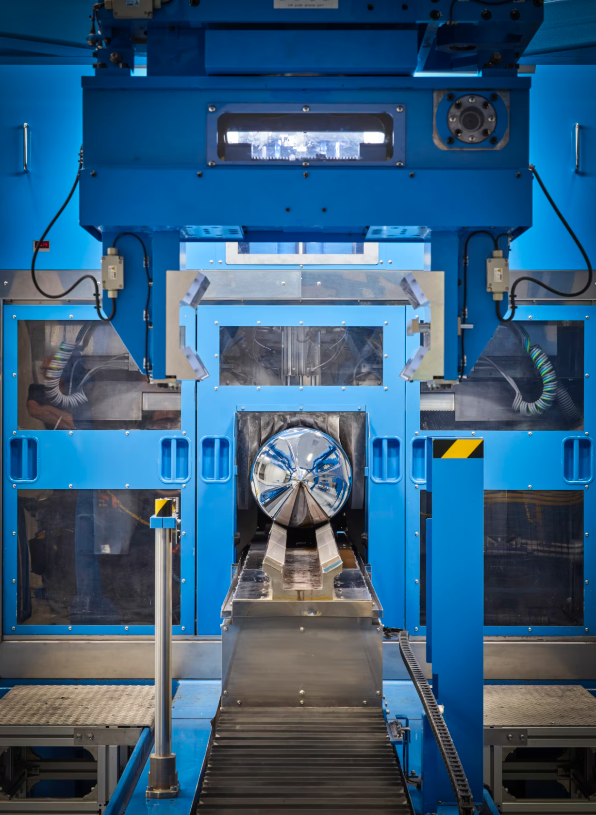 美媒实地探访沙漠工厂:苹果如何让芯片供应链重返美国?