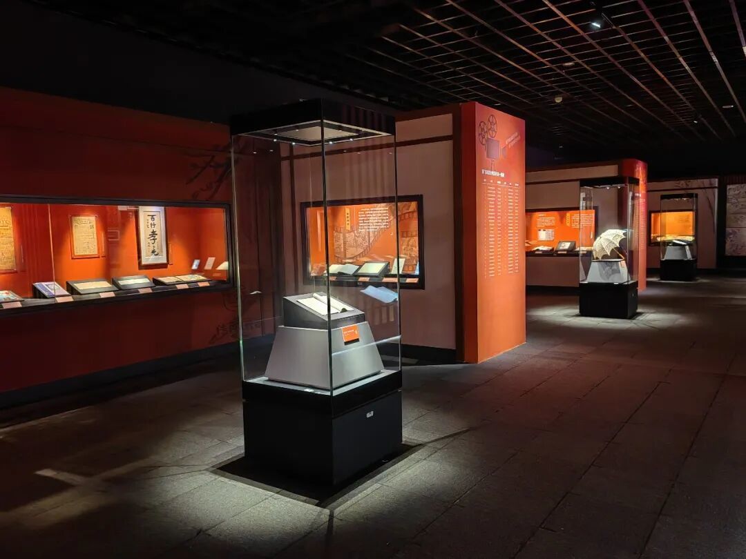 佛山醒狮亮相武汉，引发打卡热潮