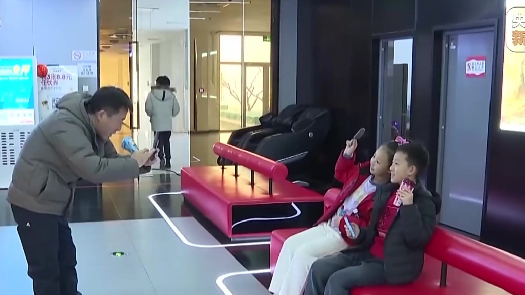 看电影过大年　影片与衍生品共拓市场