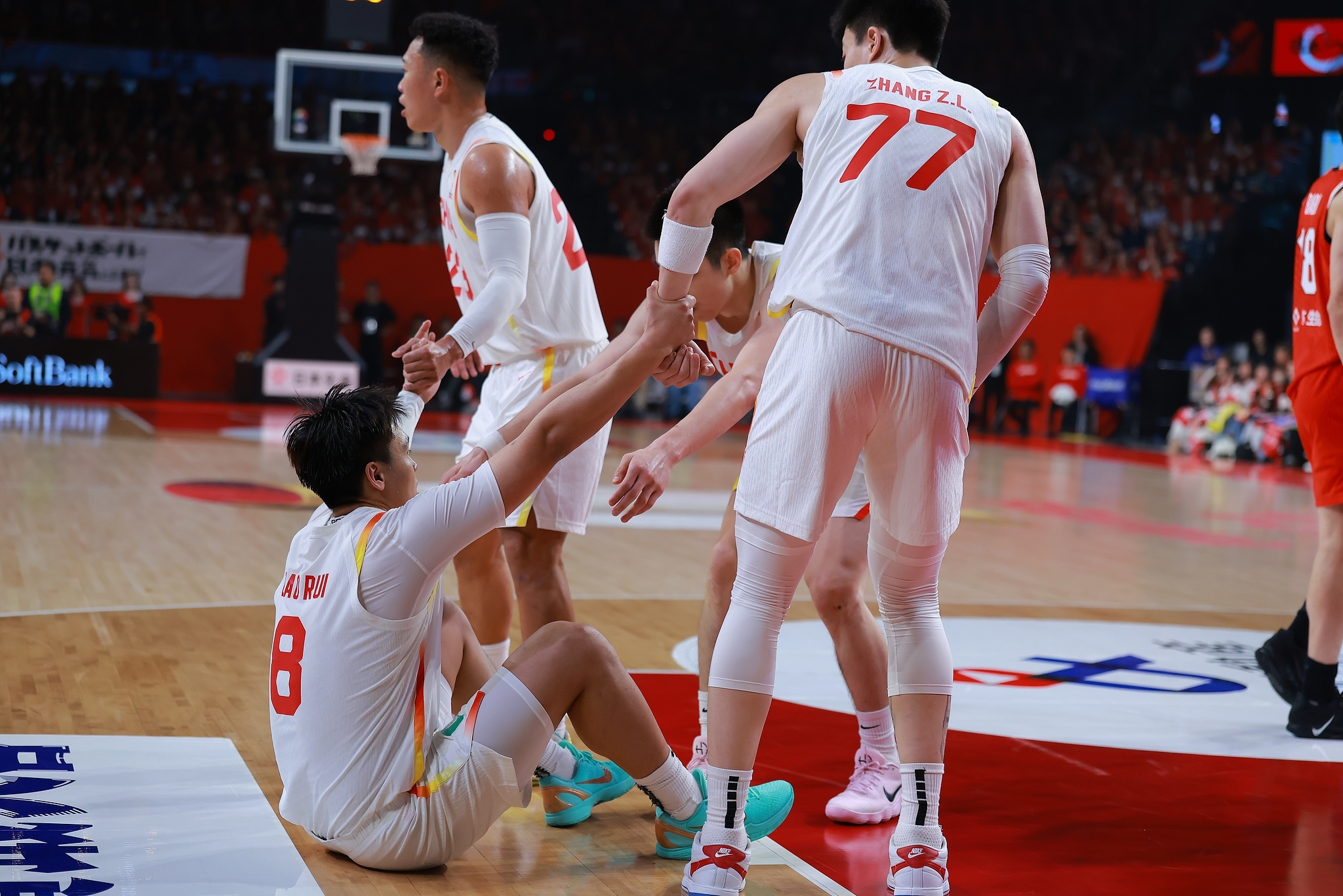 赢日本！中国男篮拿下生死战 上演15分大逆转