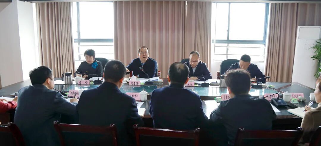 2月26日，周恩海主持召开全区宣传思想文化工作座谈会。.jpg