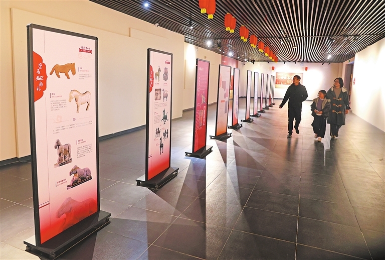 寒假期间九江市文博园景区客流如织 文明观展蔚然成风