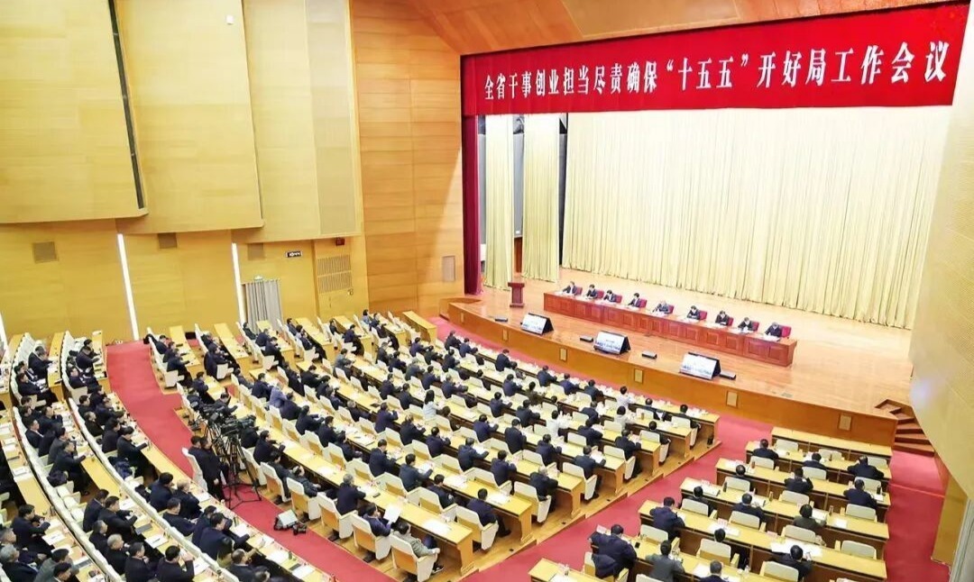 开局见担当，十万亿再出发丨拿下全球重卡销量第一后，山东重工亮相“新春第一会”