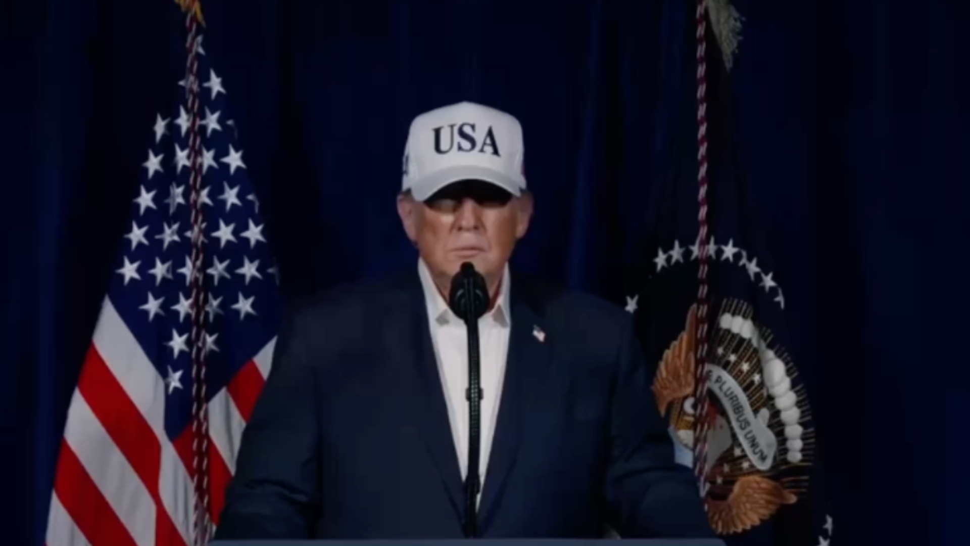 特朗普宣布美军已经开始打击伊朗，此前曾直言“不满意”伊核谈判进展