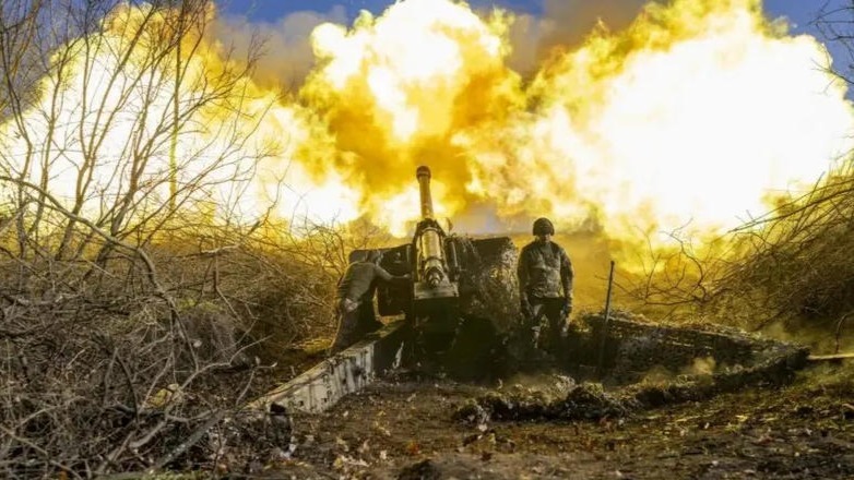 俄军采用“包抄+蚕食”方式攻击乌军