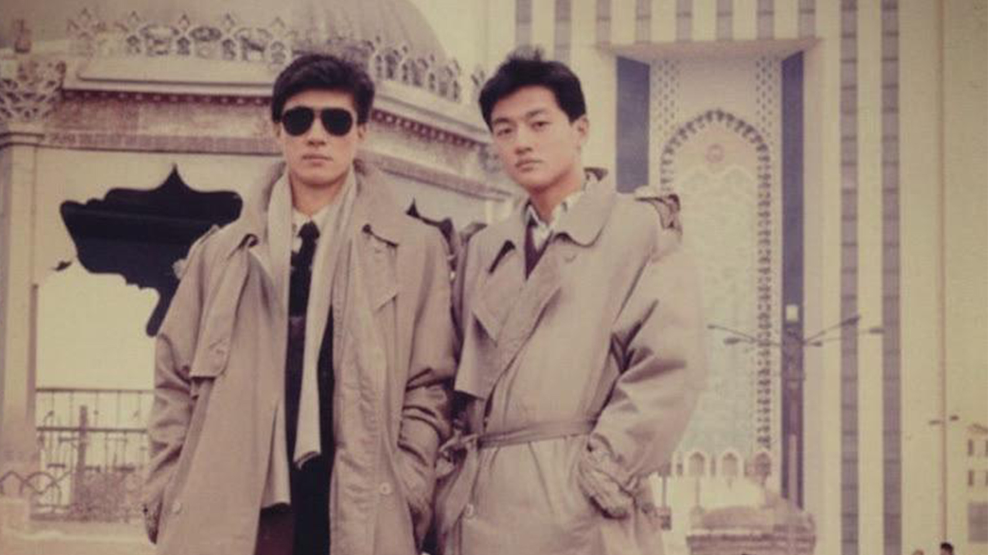 李亚鹏晒与哥哥聊天记录官宣和解，“终于明白以前不理解的事”，二人同月同日同时出生、相差两岁，曾有隔阂 因为“嫣然”而消融