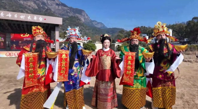 “五路财神聚秀峰&middot;九州福运启新程”新春祈福巡游活动启动。