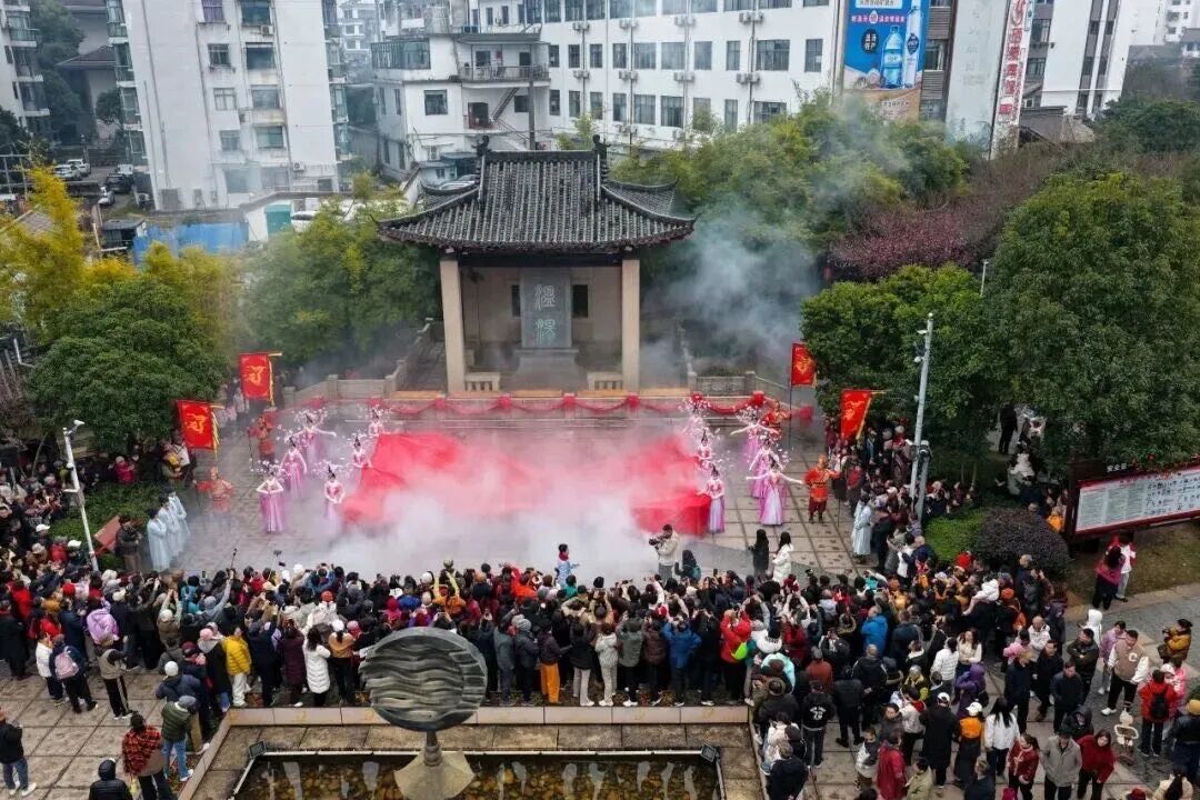 温汤取水仪式寓意新的一年风调雨顺