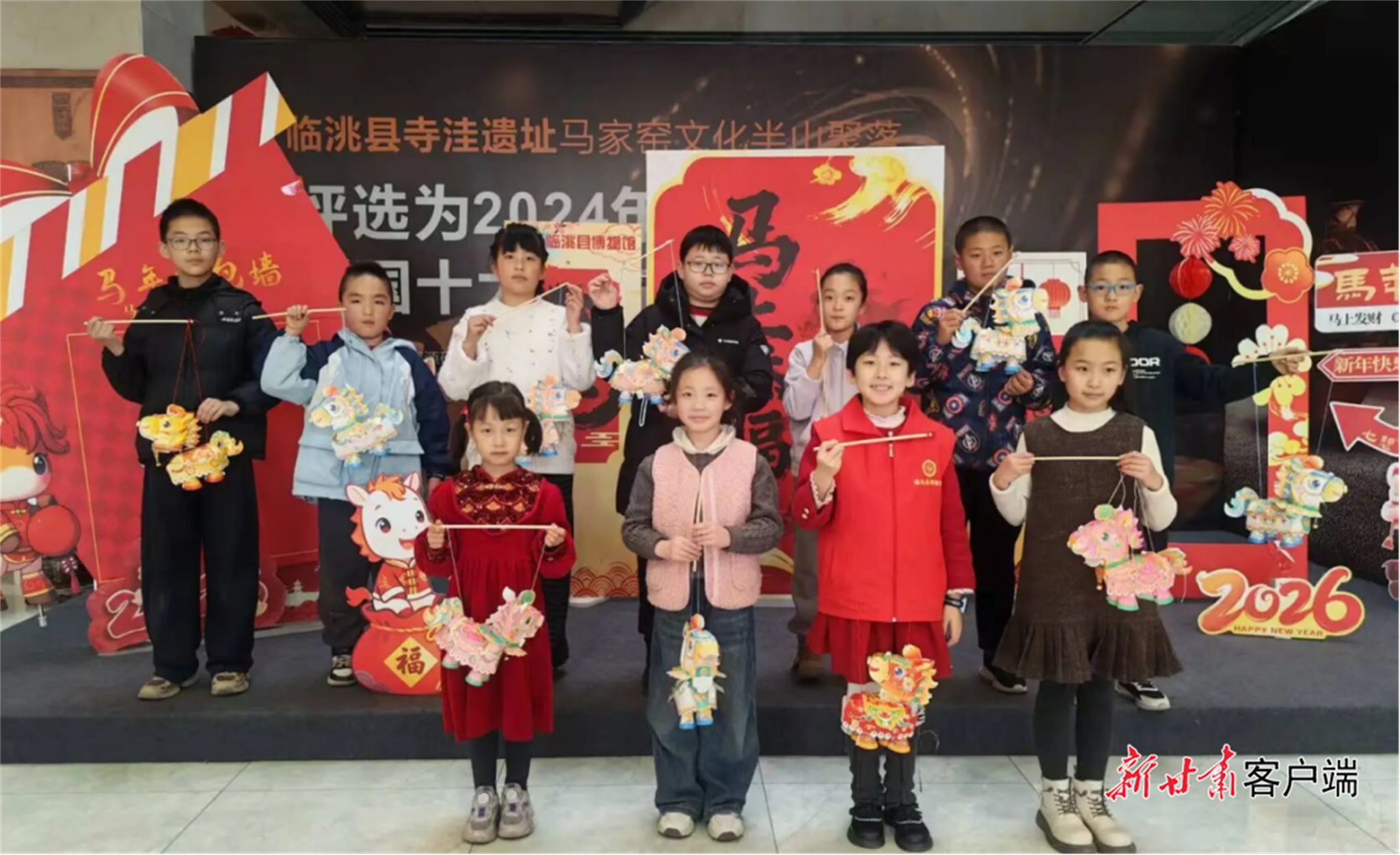 临洮县博物馆内小朋友巧手制作的马灯笼