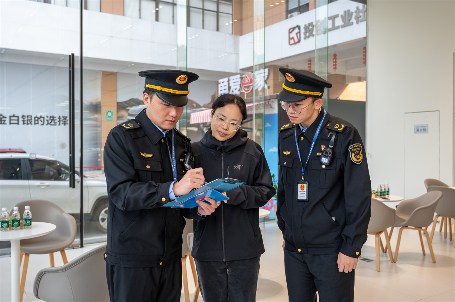 “鄞聚合律，法治共行”——鄞州区推进公职律师行政执法服务，  打造基层法治建设新引擎