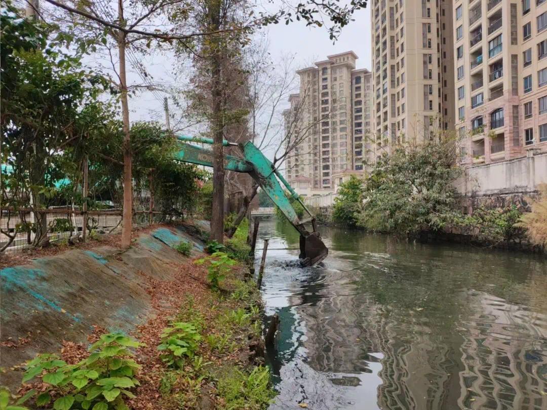 大兵团作战攻坚河湖治理 中山东凤春季河涌清淤工程动工