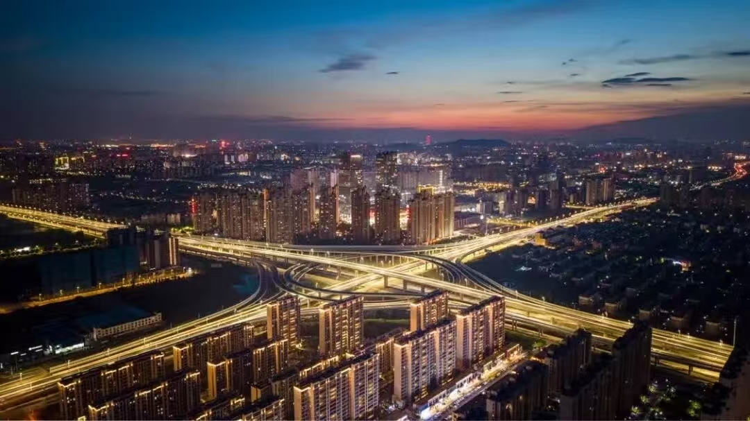 奋战开门红，张家港“马”力十足