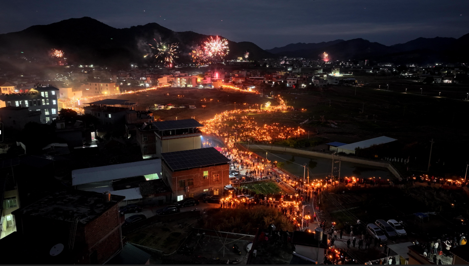 图：2026年东源县“龙马精神 舞动新春”追龙民俗活动