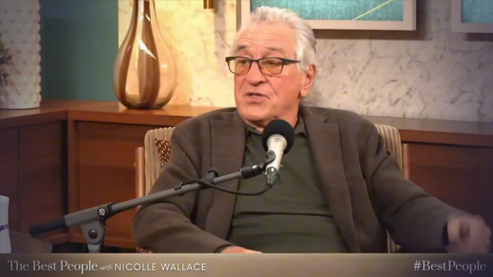 美国知名演员罗伯特·德尼罗指责特朗普正“摧毁我们的国家”，特朗普愤怒回应