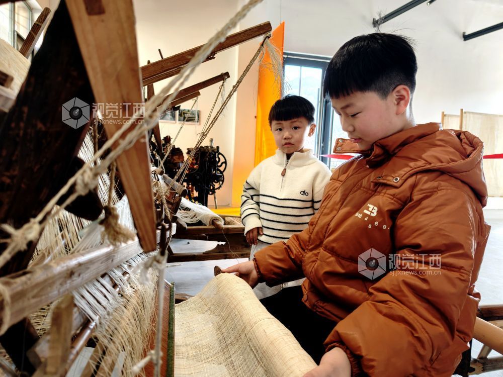 江西分宜:学非遗 度假期(图)