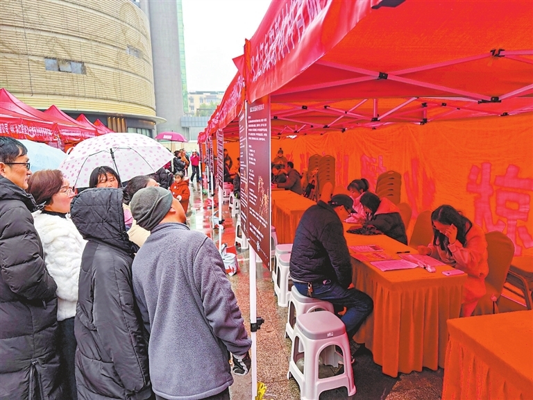 6000余岗位“职”等你来 节后开工第一天九江14场招聘会齐开