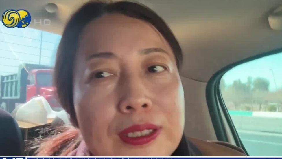 凤凰记者采访途中遇轰炸，原路折返