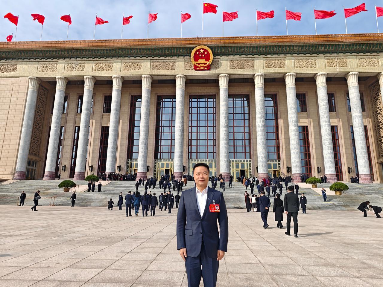 何小鹏2026全国两会提案：推进高阶智能人形机器人端侧“大脑”技术突破与商业化落地