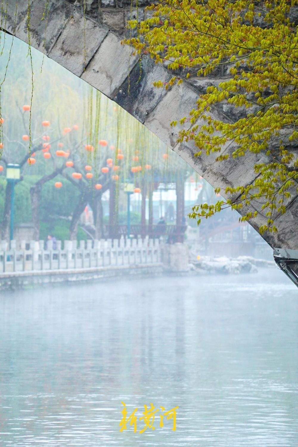 冷空气解锁泉城仙境 黑虎泉现“云雾润蒸”景观