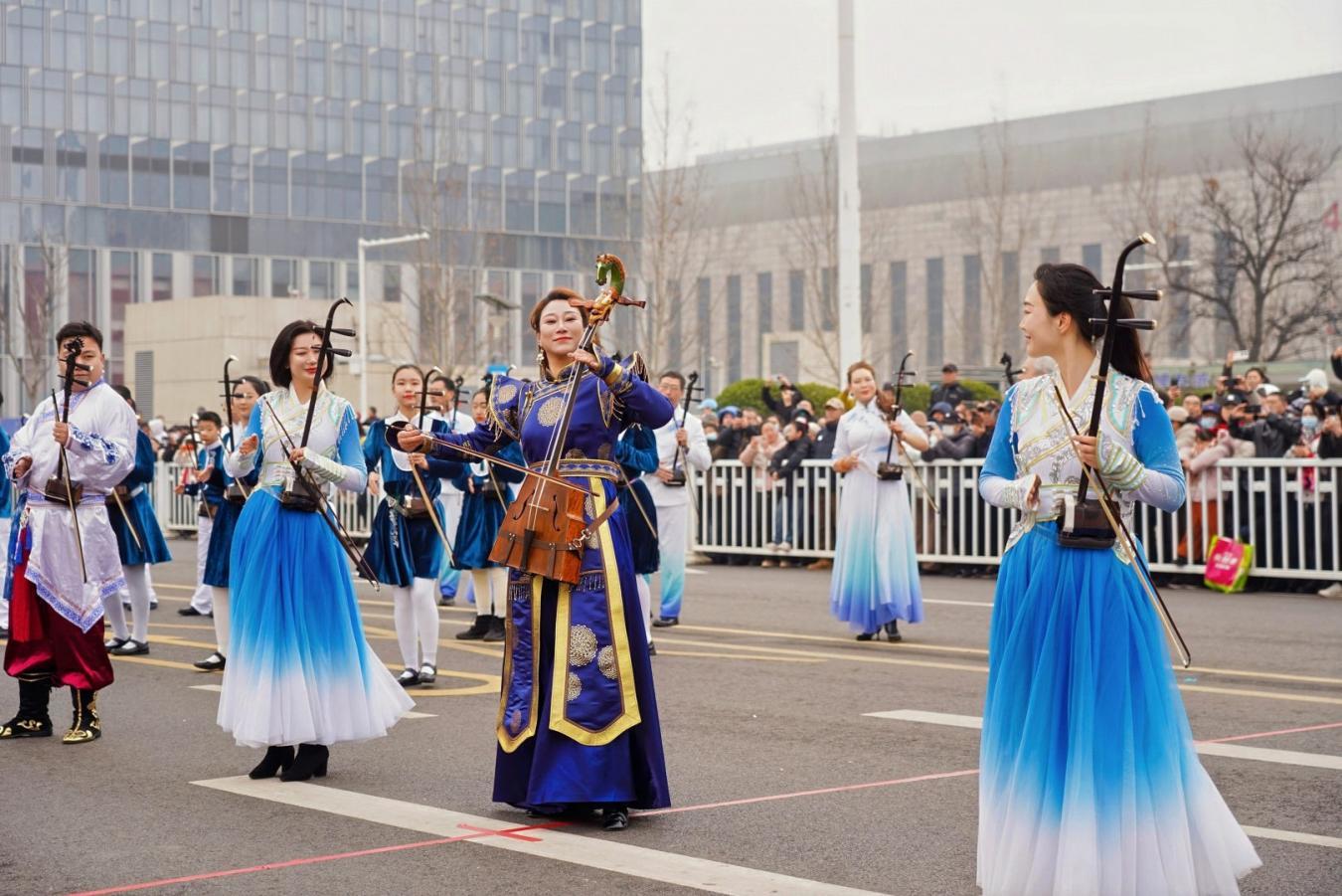 骐骥跃山海 文脉贺新春——崂山区2026春节民间文艺展演奏响新时代奋进乐章