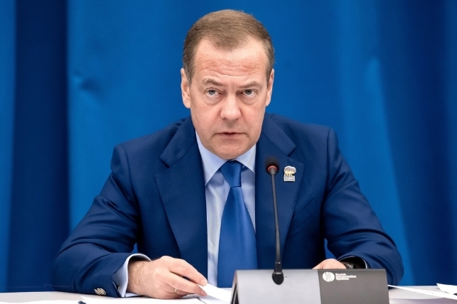 是否担心俄罗斯遭遇伊朗的结局?梅德韦杰夫回应