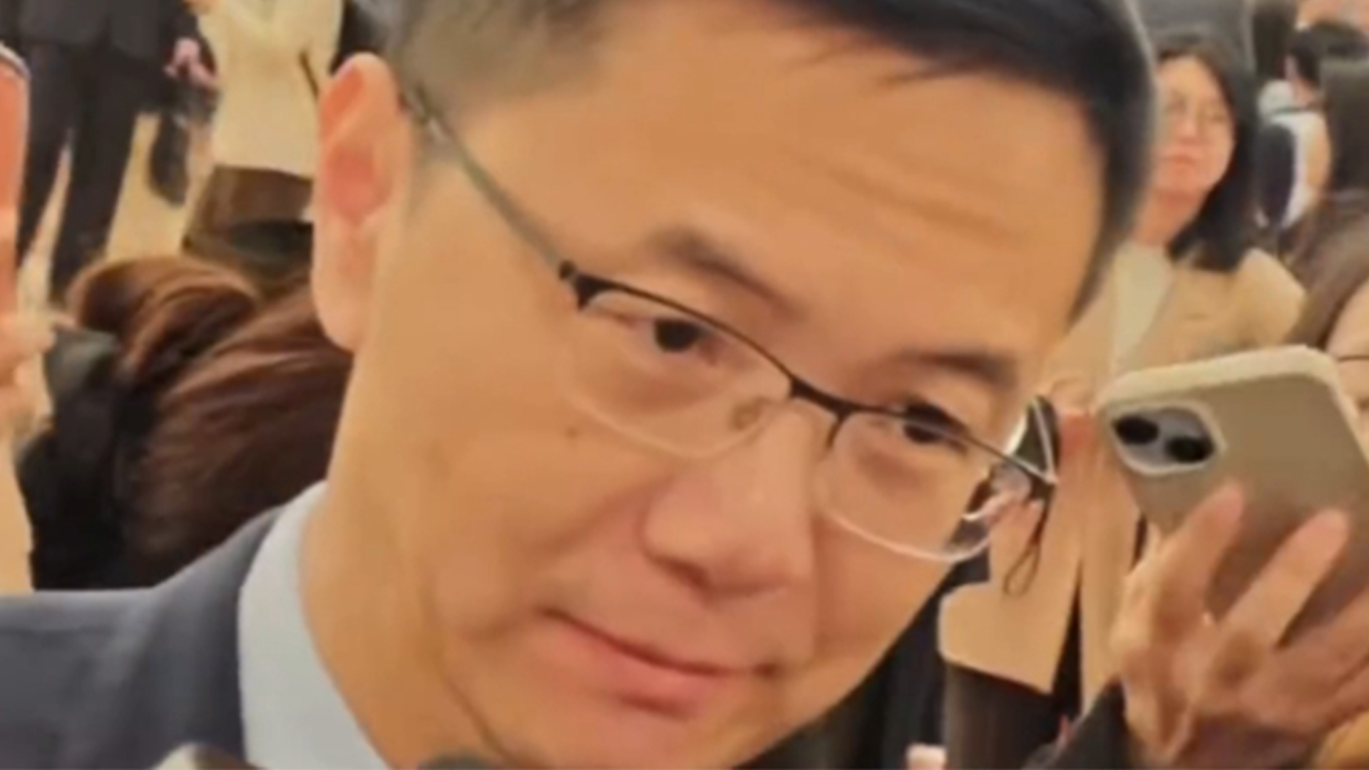 全国人大代表田轩：建议尽量扩大公共假期，不要调休