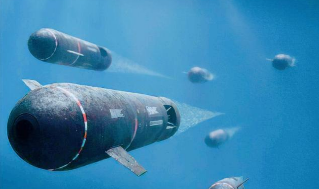 颇令西方意外的是,伊朗的智能水雷储备相当丰富,有能力对民船、战舰构成“主动威胁”。