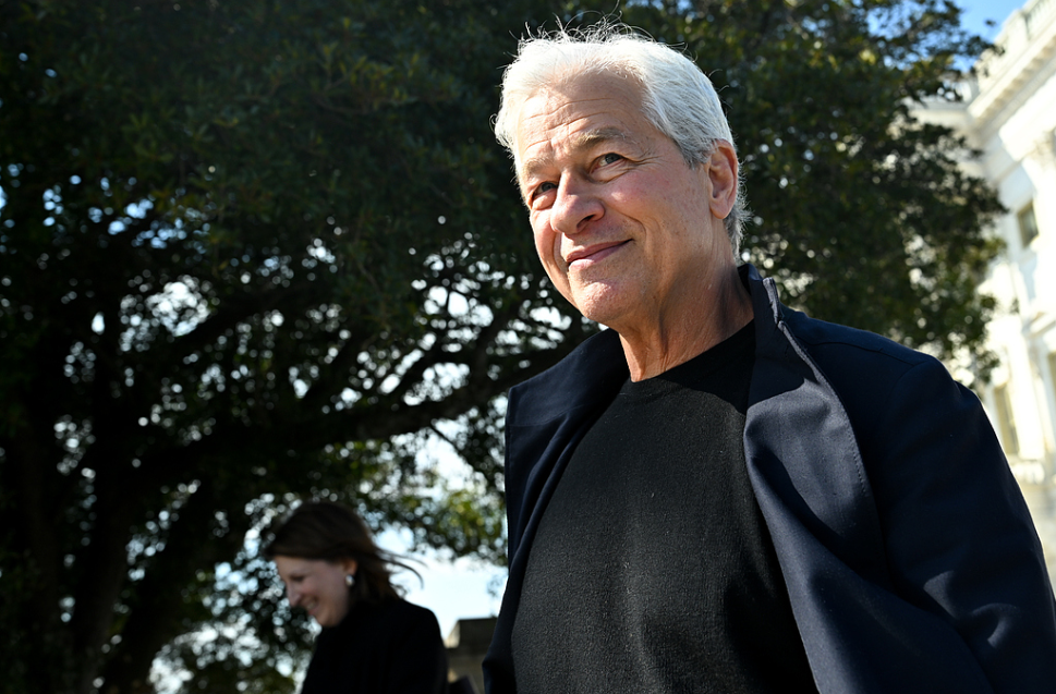 小摩CEO警告:如果美伊战火持续 将推高美国通胀