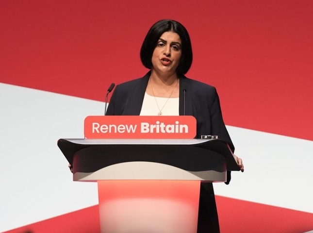 美国在国际水域击沉伊朗军舰,英高官:我们可不会做这事