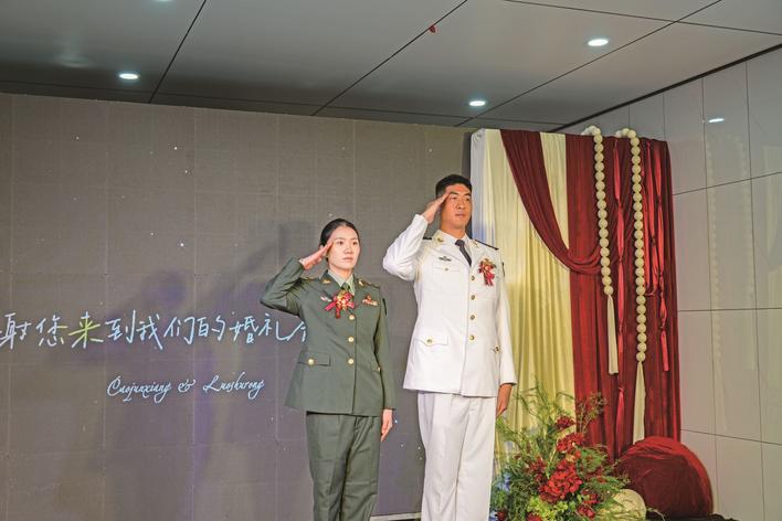 军中伉俪婚礼现场 通讯员供图
