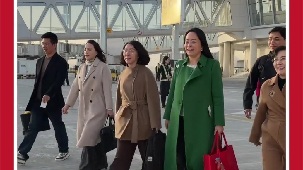 在甘全国人大代表启程赴京