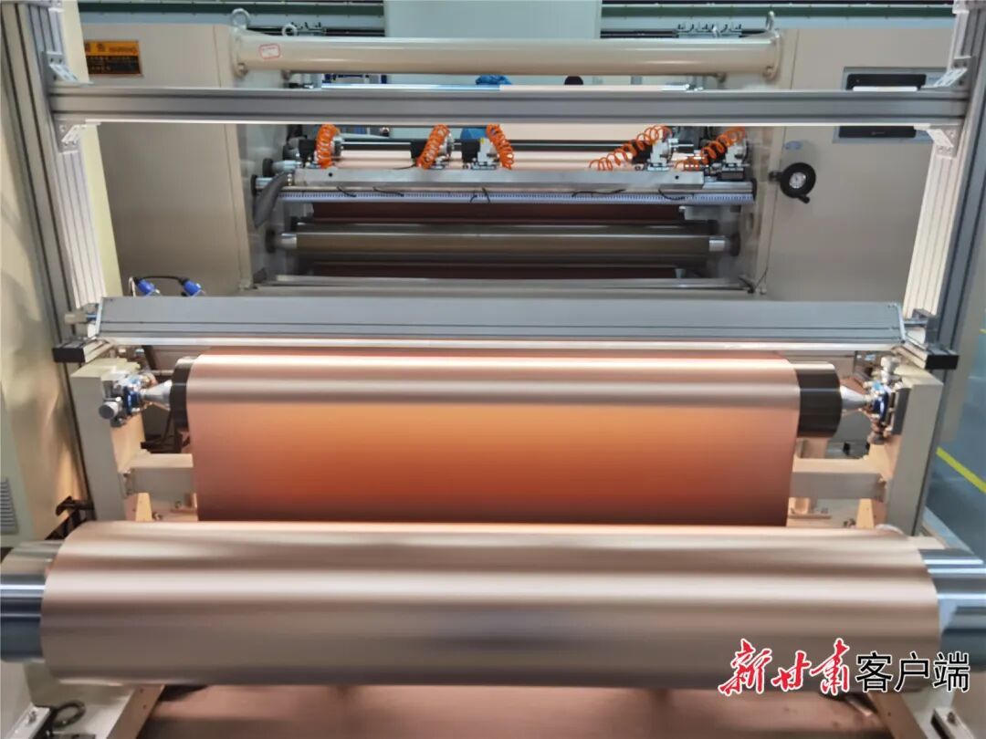 位于兰州新区的甘肃海亮新能源材料有限公司高性能铜箔材料项目生产车间