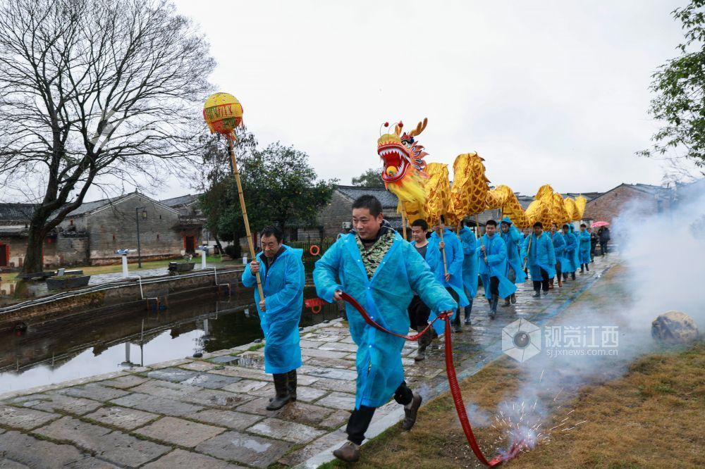 2026年3月1日，江西省吉安市青原区渼陂古村举办灯庆活动，现场锣鼓喧天，欢声阵阵。