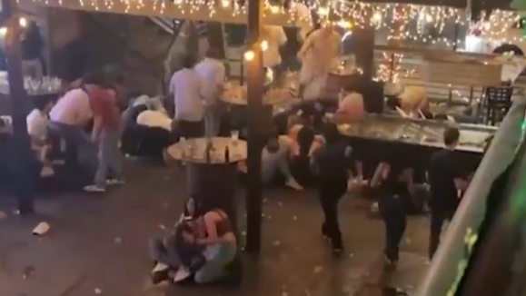 伊朗遭袭后一天，美得州发生枪击致2死14伤，枪手车内发现《古兰经》